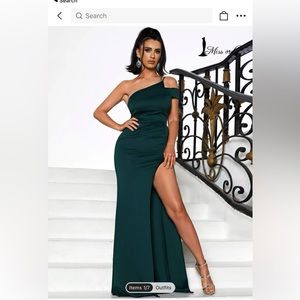 new dress with tag not worn because it didnt fit